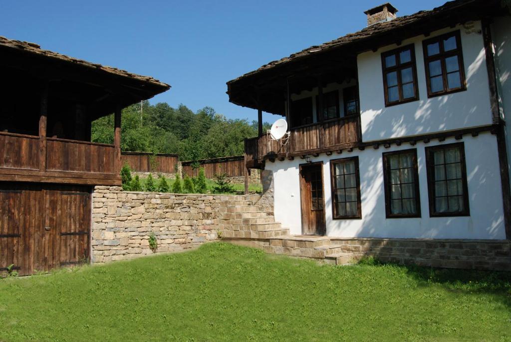 Къща Балканец Balkanets (Lovech) Exteriör bild